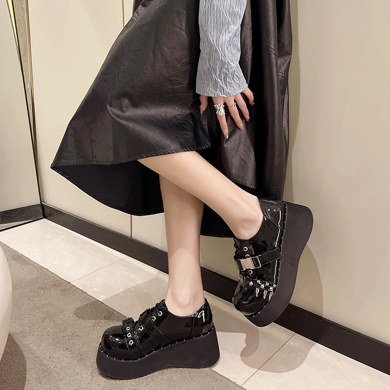 Обувки Mary Jane/2023 г., есенни дамски обувки-лодка с метален декор, дамски обувки на платформа и танкетке, обувки за партита в стил пънк, дамски обувки . ' - ' . 2