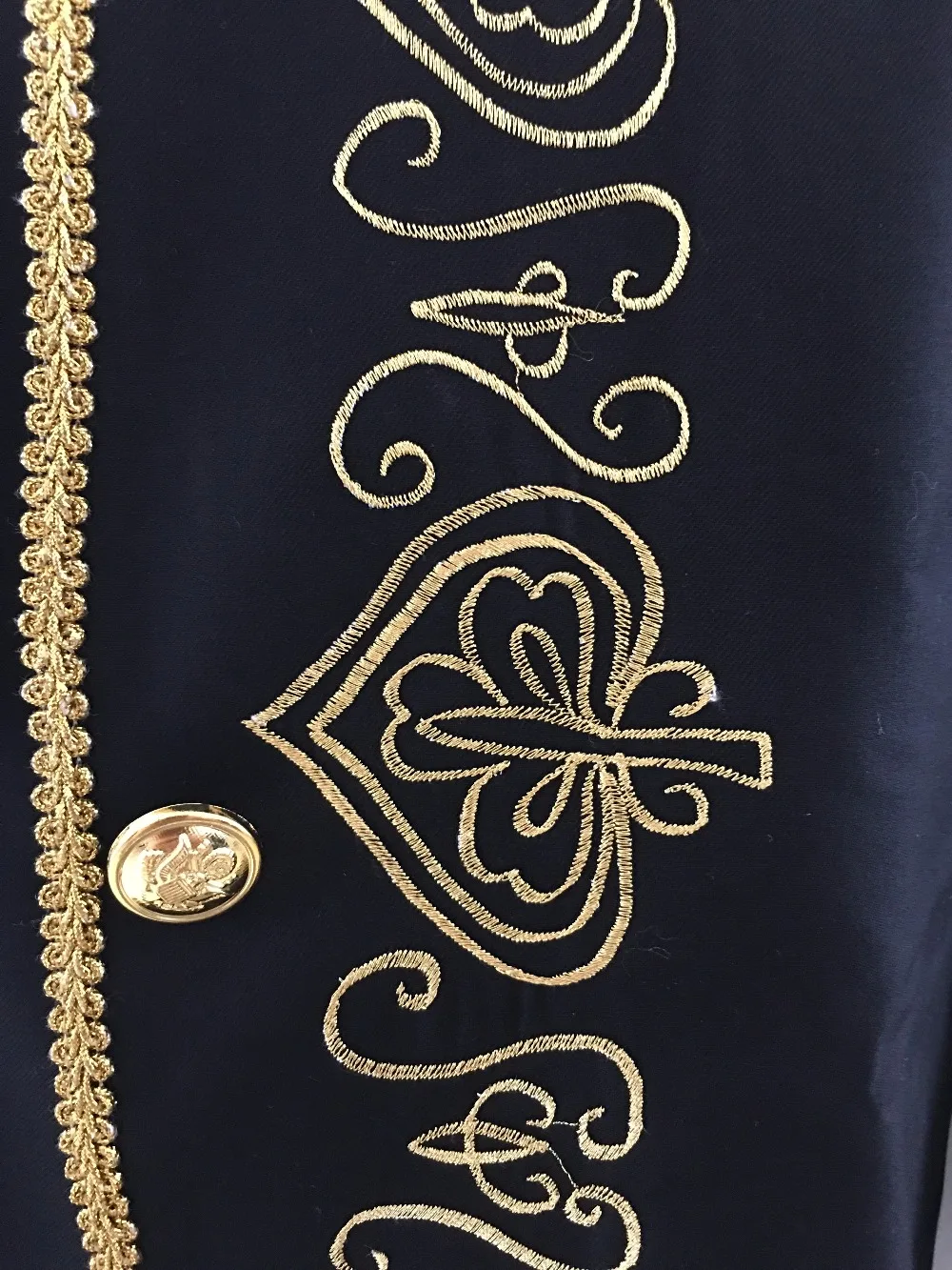 Мъжки костюм на Младоженеца с бродерия в стил Мандарин с ревери, 3 предмет в пакет (Яке + Панталон + Елек + вратовръзка), Мъжко Сако за бала, 761 . ' - ' . 3