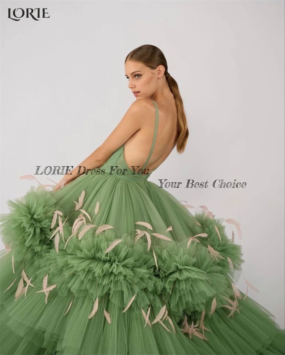 Вечерни рокли LORIE Grass Green с дълбоко V-образно деколте, бална рокля с пера на гърба, на много нива рокли за буйните партита с къдри от тюл . ' - ' . 3