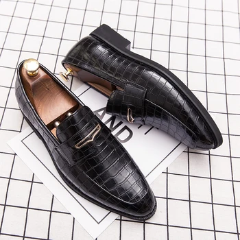 Дизайнерски мъжки обувки 2023 г., нови британските модни удобни обувки-oxfords с ниско берцем, ежедневни мъжки кожени обувки за сватбени партита