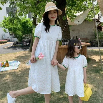 Летни нови рокли за майки и дъщери, бяла е един и същ дрехи за семейството 2023, еднакво рокля за майките и децата, жените празнична дрехи за момичета