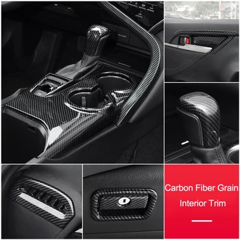 QHCP Панел за Превключване на Предавките с Бутон за Вдигане на Прозорците Рамката на Кутията на Таблото Ивица на КОРЕМА е От Въглеродни Влакна Стил Черен Подходящ За Toyota Camry 2018 2019