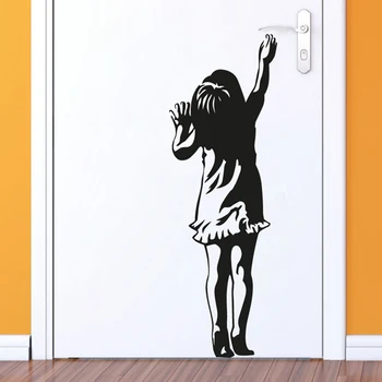 Banksy Малко Момиченце Стикер На Вратата И Стикер За Момичета, Детска Стая, Спалня Уличното Изкуство Графити Винил Начало Декор Прозорец Стикер На Стената Декор G001